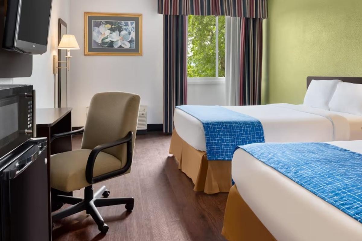 Kautilya Zanesville Hotel Bagian luar foto